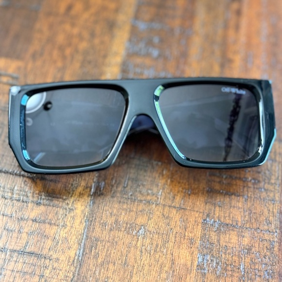 Off-White Other - Off-White Unisex Sunglass